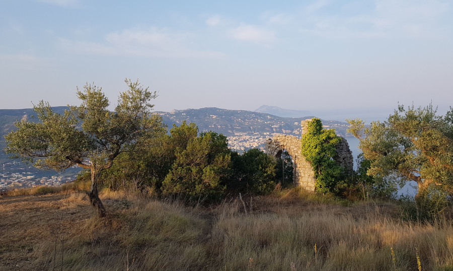 Foto Rudere casino borbonico ai casini di VicoEquense