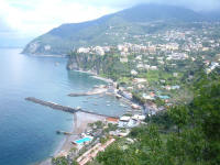 Spiaggia di Seiano e veduta di Vico Equense