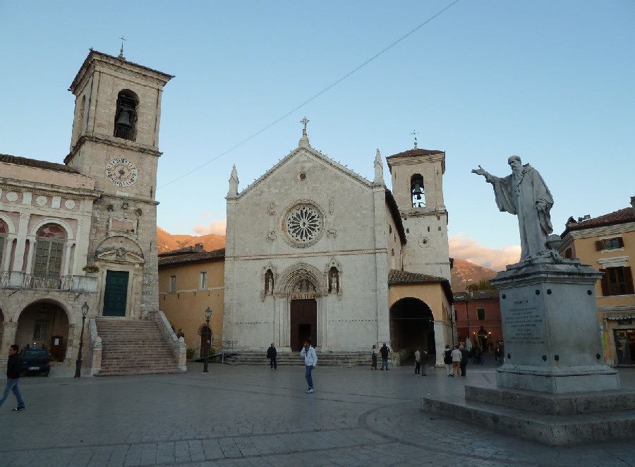 PIAZZA SAN BENEDETTO di NORCIA