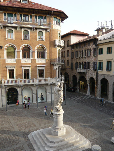 Piazzetta in via Calmaggiore