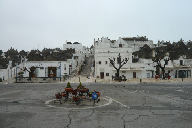 Piazza_di_Alberobello