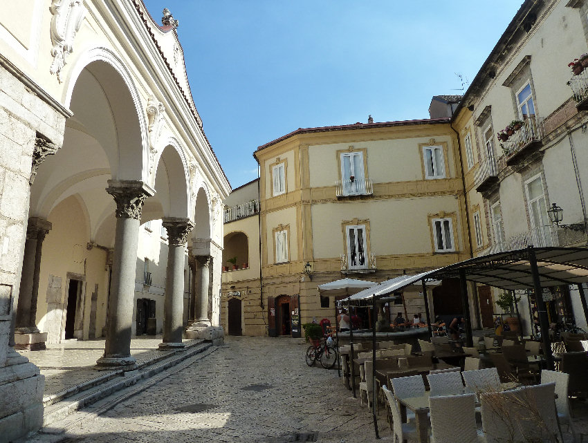 Sant'Agata_dei_Goti Piazza Sant'Alfonso