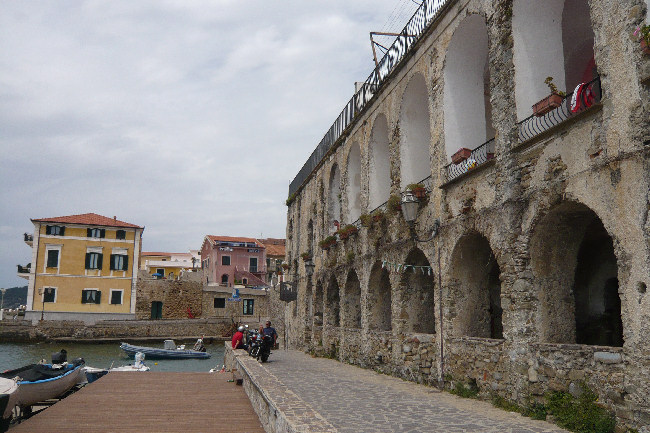 Antico Porticato di Santa_Maria di Castellabate