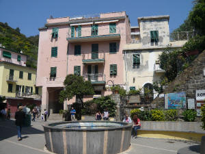 Piazzale antistante stazione di Riomaggiore