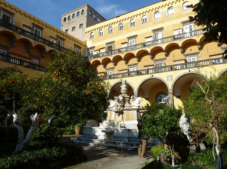 Chiostro di San Gregorio Armeno