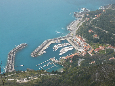 Veduta aerea del porto di Maratea