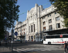 Facciata esterna Stazione_centrale_di_Milano