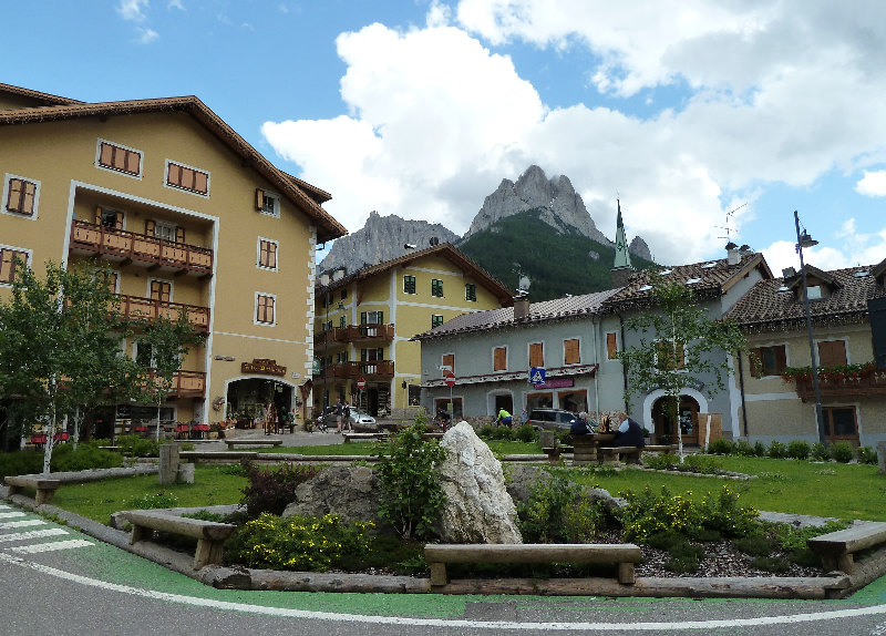 Pozza_di_Fassa Piazza del Malgher