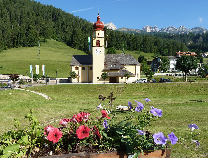 Soraga Chiesa SS Peitro e Paolo