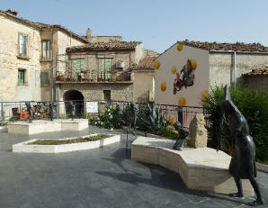 Piazza dei vecchi giochi di Casalciprano