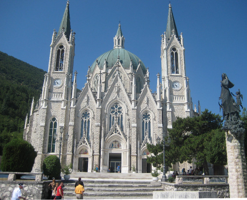 Santuario Castelpetroso Molise