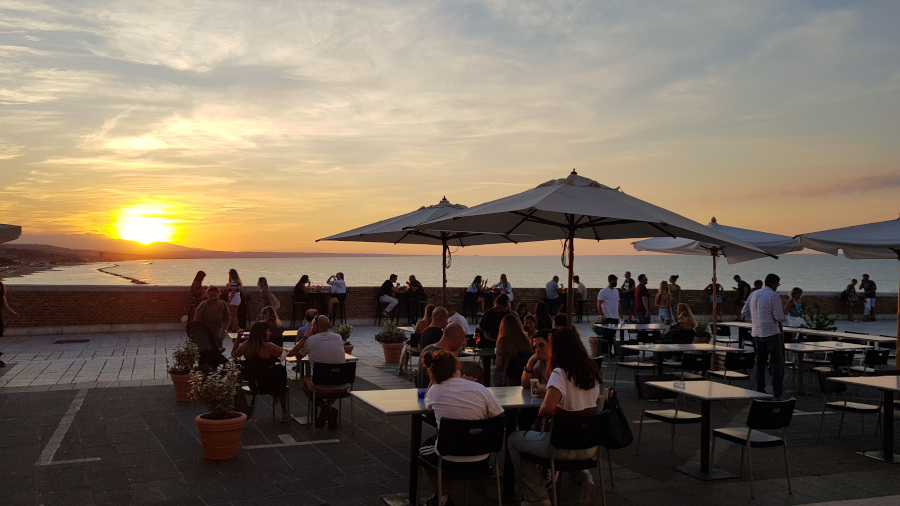 Termoli aperitivo al tramonto in via Federico di Svevia