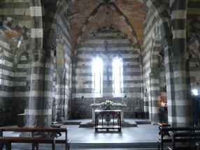 Interno della Chiesa di San_Pietro a Portovenere