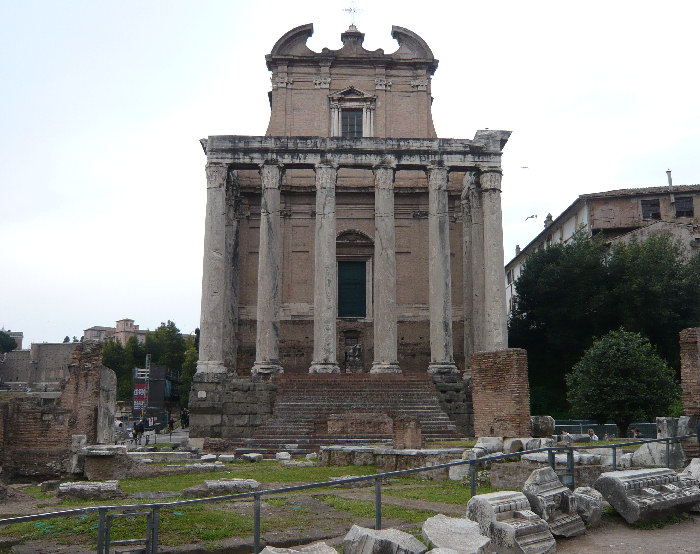 Tempio_di_Antonio_e_Faustina