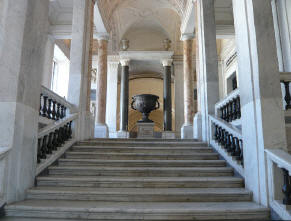 Scalinata interna dei Musei Vaticani di Roma