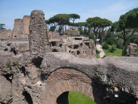 Resti dei palazzi imperiali del Palatino di Roma