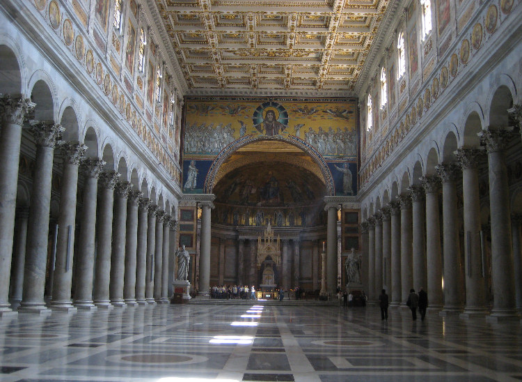 Interno_Basilica_San_Paolo_Fuori_Le_Mura di Roma
