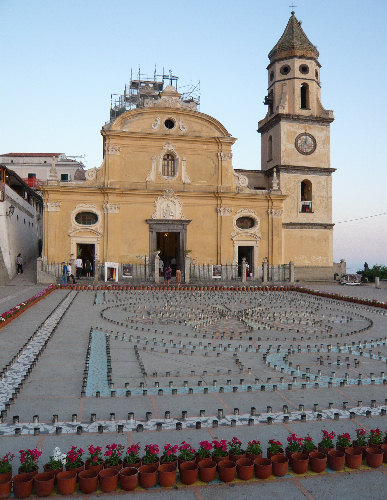 Piazzale della chiesa di San Gennaro