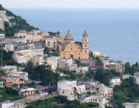 Veduta di Praiano con la chiesa di San Gennaro