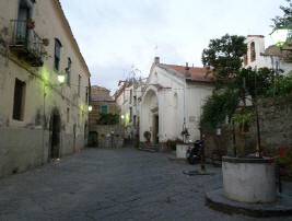 Rione Angri di Sant'Agnello la piazzetta Angri con la chiesa